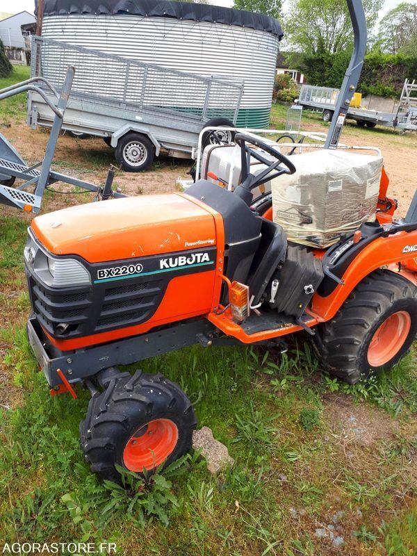 Kubota BX2200 mini traktör