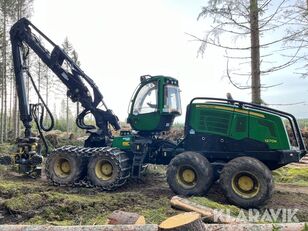 John Deere 1270E harvester