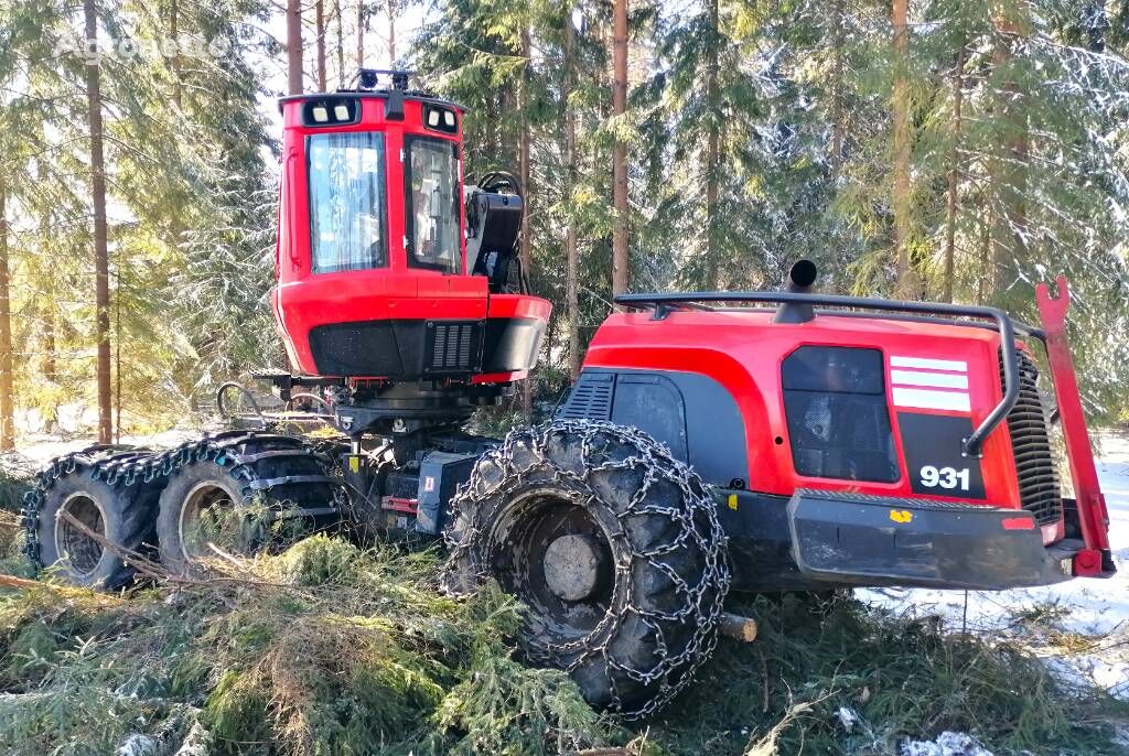 Komatsu 931 harvester