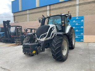 Valtra T214A tekerlekli traktör